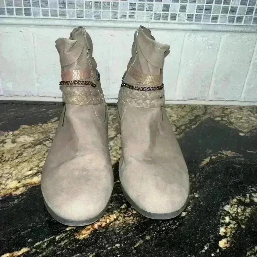 Women's Wonder Nation Boots, Size 6, Gray